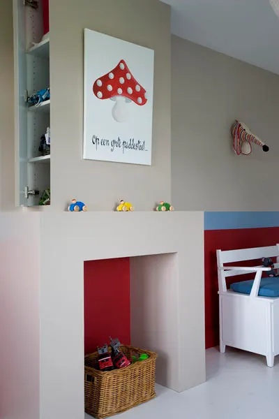Kinderkamer met nis en paddenstoelprint
