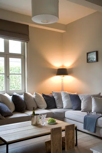 Zithoek met staanlamp